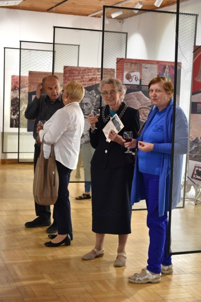 Bezsenne głowy, co dżwigają korony - otwarcie wystawy